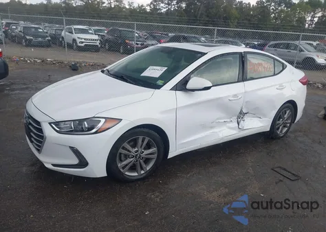 2018 Hyundai Elantra Value Edition z USA, uszkodzony, nr VIN 5NPD84LF3JH385172
